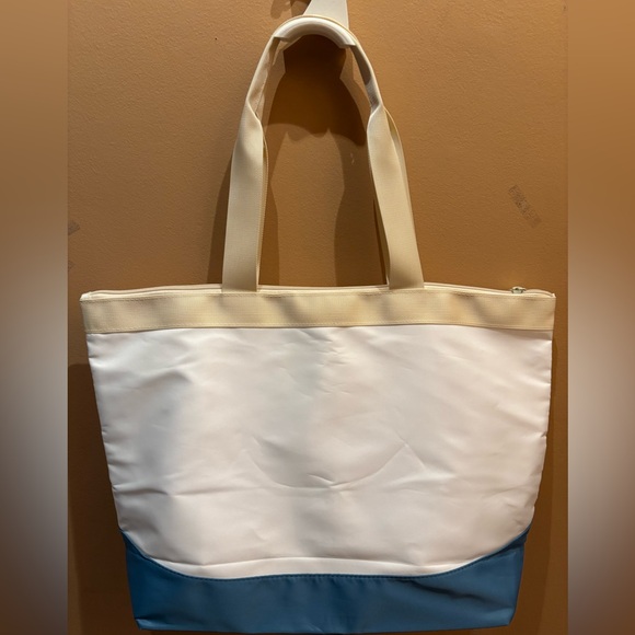 Disney Cruise Line Castaway Club Mickey tote bag White and Blue - Picture 5 of 9